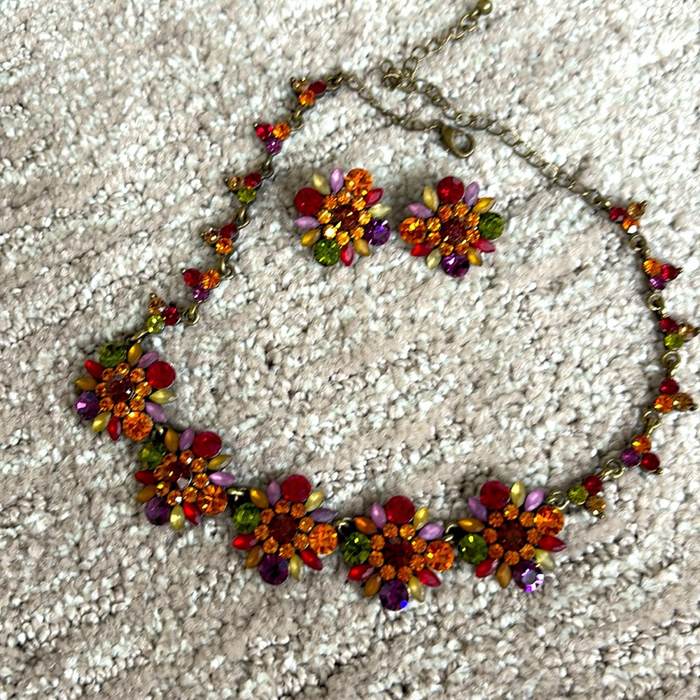 Red and Orange Floral Beaded Necklace and earrings set🍀
